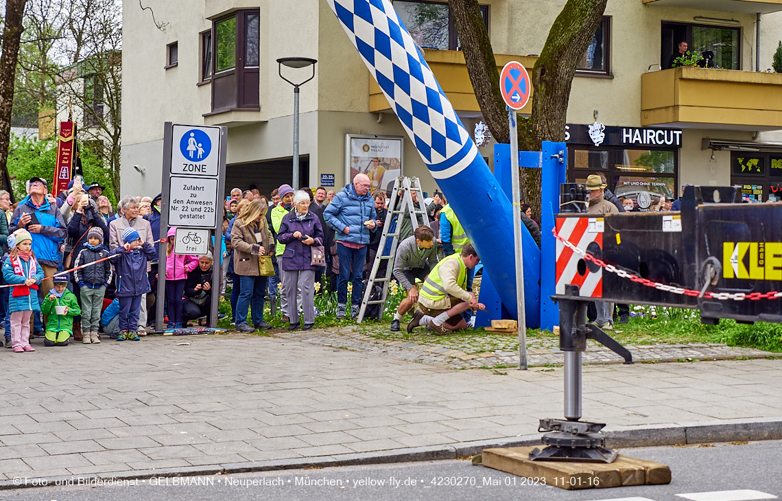 01.05.2023 - Maibaumaufstellung in Berg am Laim